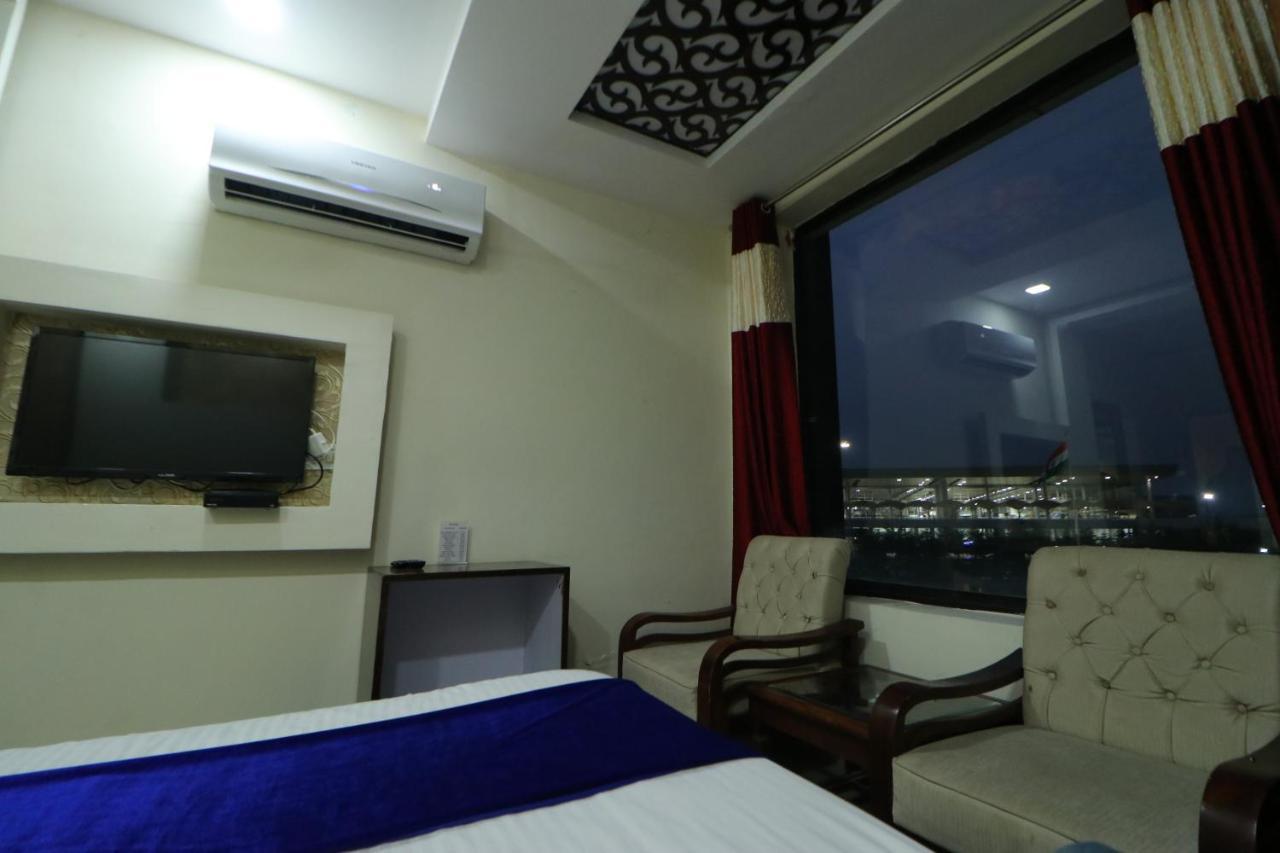 Hotel Eurasia Mohali International Airport Zirakpur Dış mekan fotoğraf