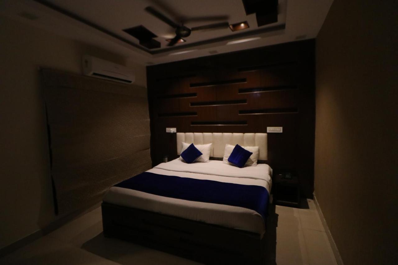 Hotel Eurasia Mohali International Airport Zirakpur Dış mekan fotoğraf